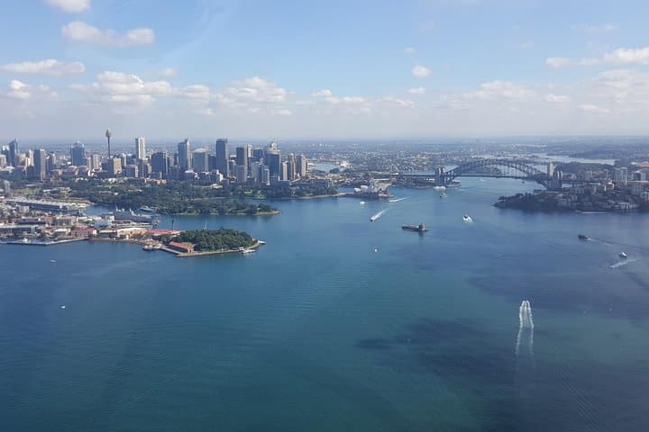 Best Time for a Sydney Helicopter Tour: Season, Sunset, and Whale Watching