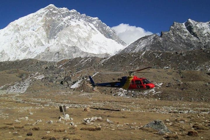 Heli landing in kalapatthar