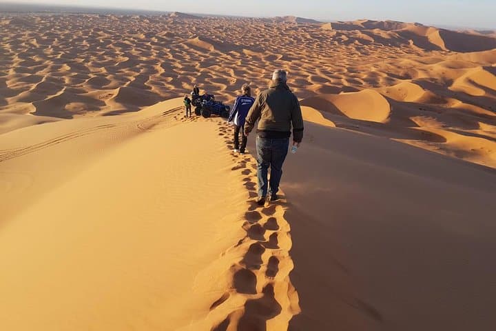 Helicopter Ride with overnight in Luxury Desert Camp - Tour from Marrakech