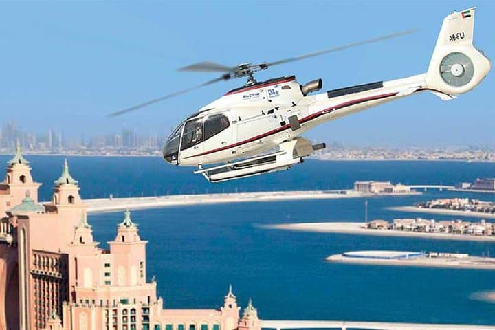 Dubai Helicopter Small-Group Sightseeing Flight with Pickup