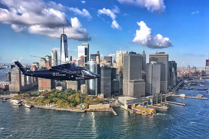 ZIp Tours Helicopter Over NYC