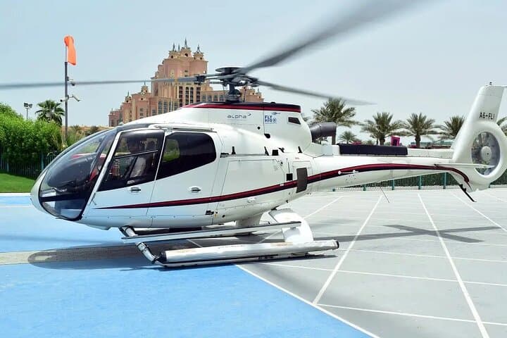 Dubai Helicopter Small-Group Sightseeing Flight with Pickup