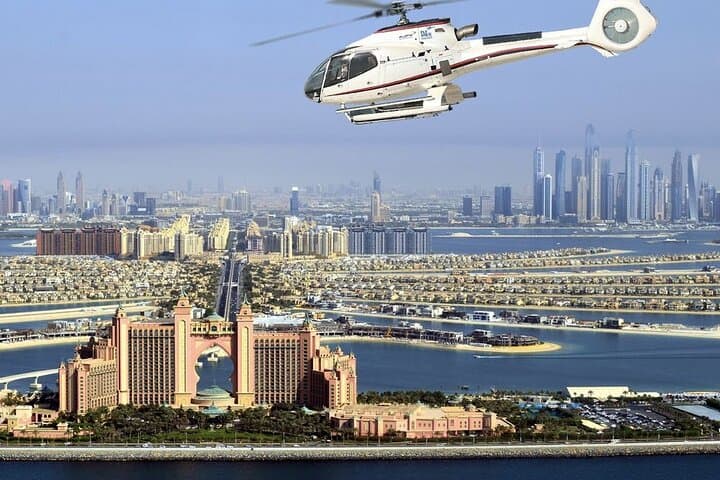 Dubai Helicopter Small-Group Sightseeing Flight with Pickup