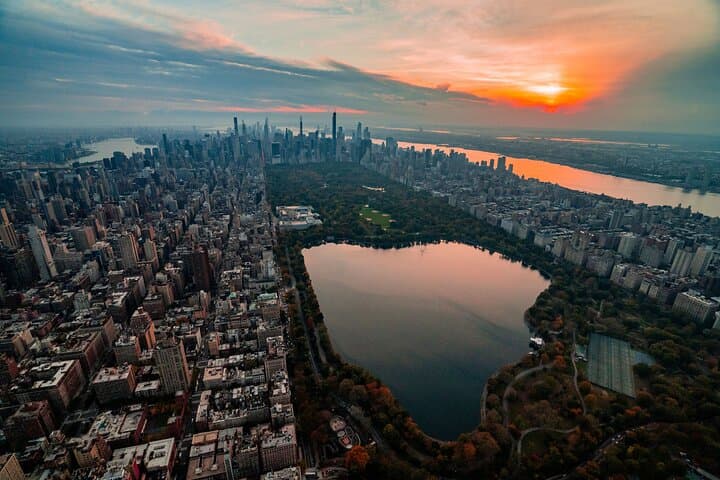 Private Romantic NYC Helicopter Scenic Charter with Champagne