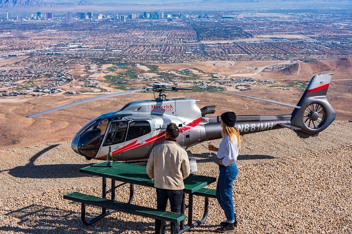 Red Rock Canyon Helicopter Tour with Landing and Champagne Toast