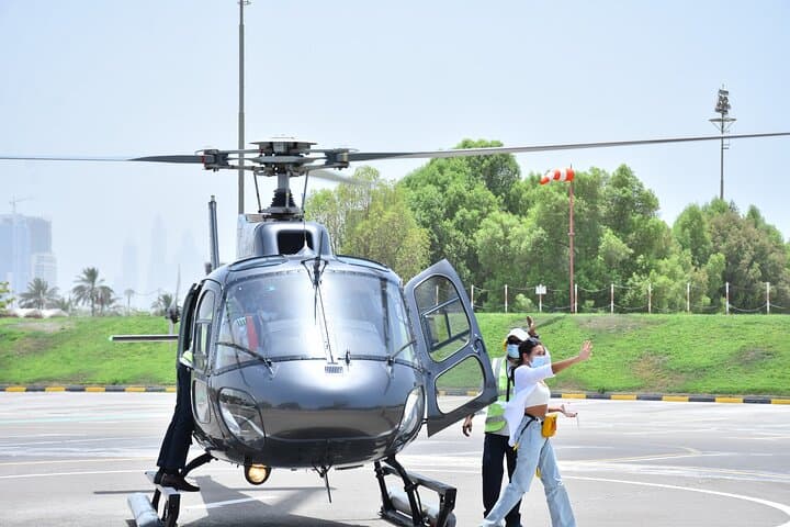 Dubai Helicopter Tour: Experience Dubai’s Iconic Landmarks