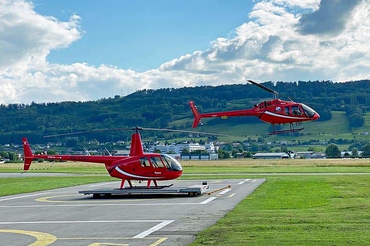Helicopter tour to the Stockhorn mountain, with great view to the Swiss Alps