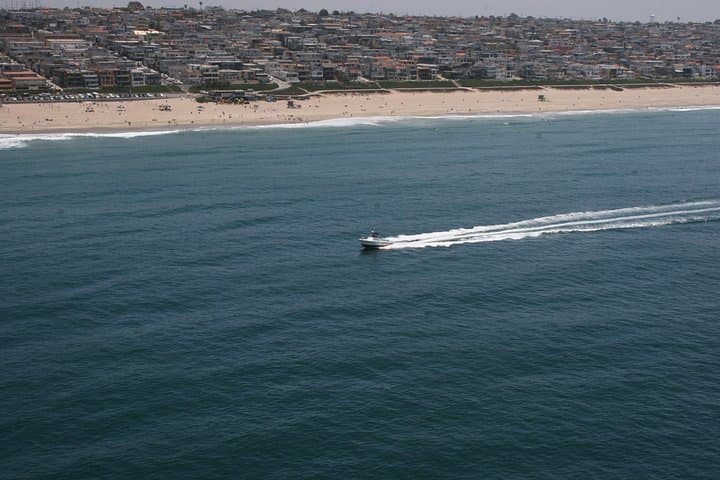 Hyper Heli Surfing on The West Coast Taking Off from Beach City30