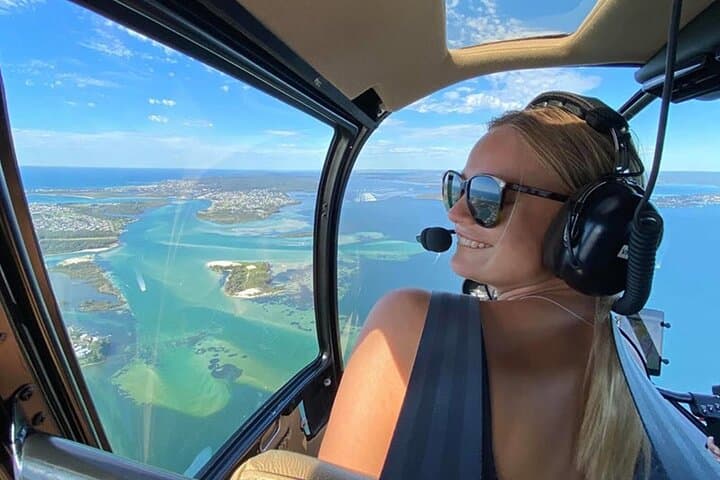 Dubai Helicopter 12-Minute Scenic Flight with Transfer Option