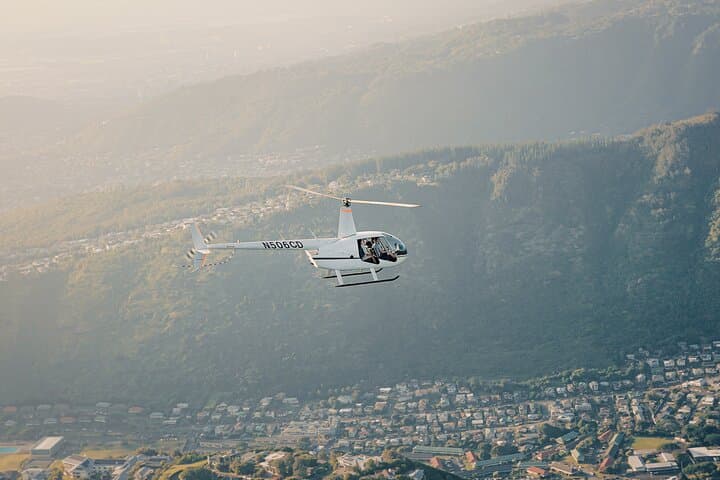 30 Minutes Private Helicopter Tour in Honolulu