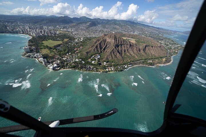 18 Minutes Private Helicopter Tour in Honolulu