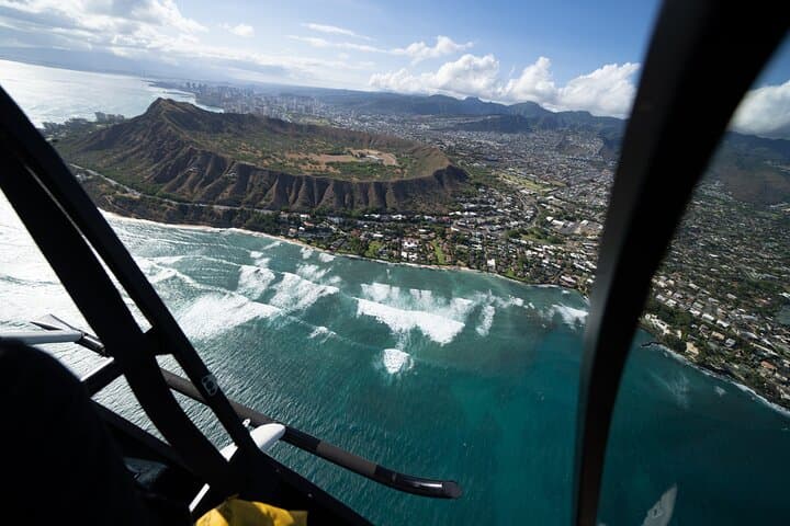18 Minutes Private Helicopter Tour in Honolulu