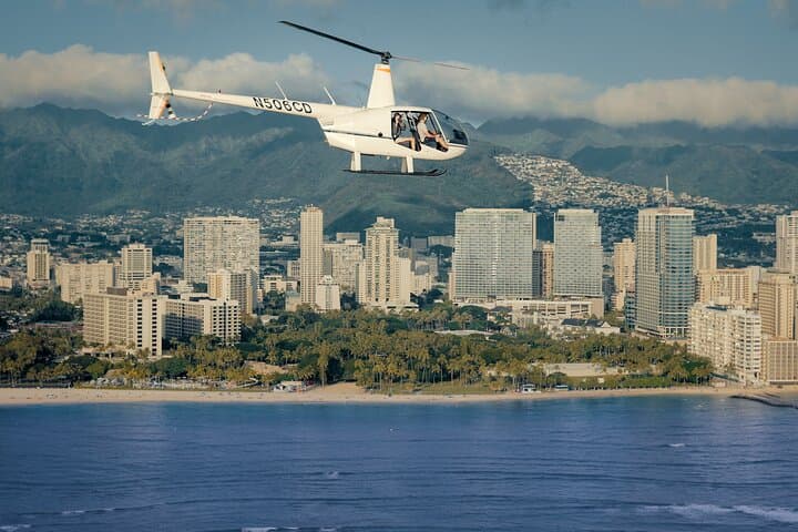 18 Minutes Private Helicopter Tour in Honolulu