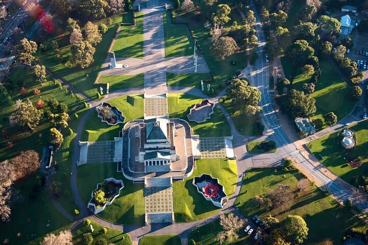 Melbourne City Scenic Helicopter Ride over Shrine of Remembrance