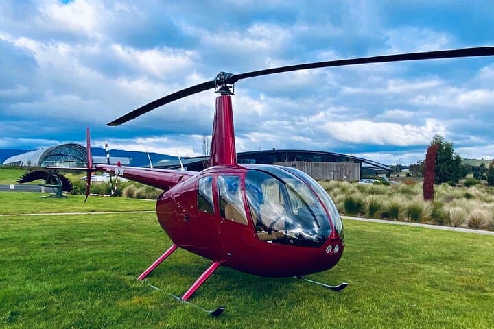 A Winery Lunch & Wine Tasting Experience at Levantine Hill