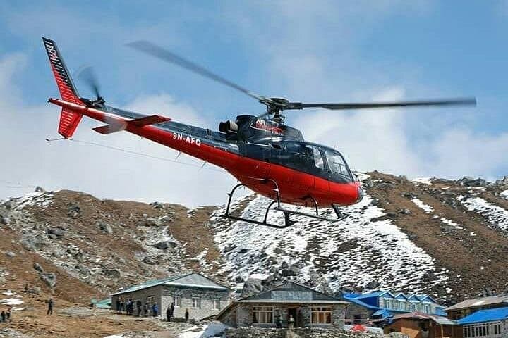 Everest Base Camp Helicopter Tour Stop at Hotel Everest View.