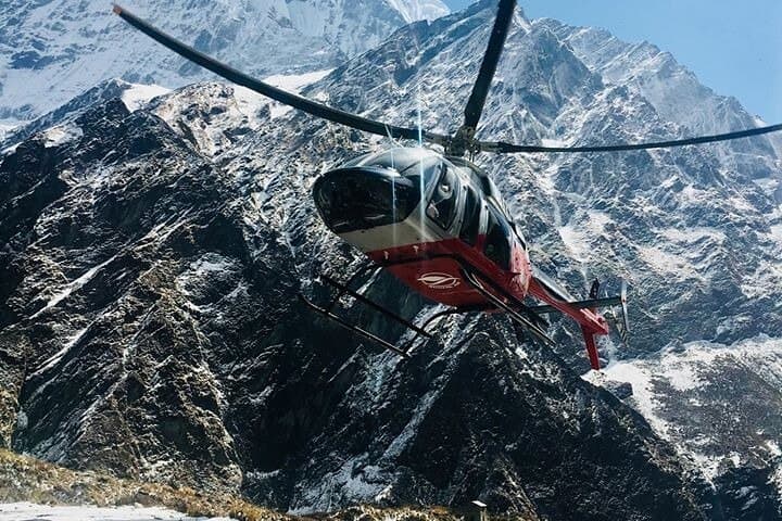 Everest Base Camp Helicopter Tour Stop at Hotel Everest View.