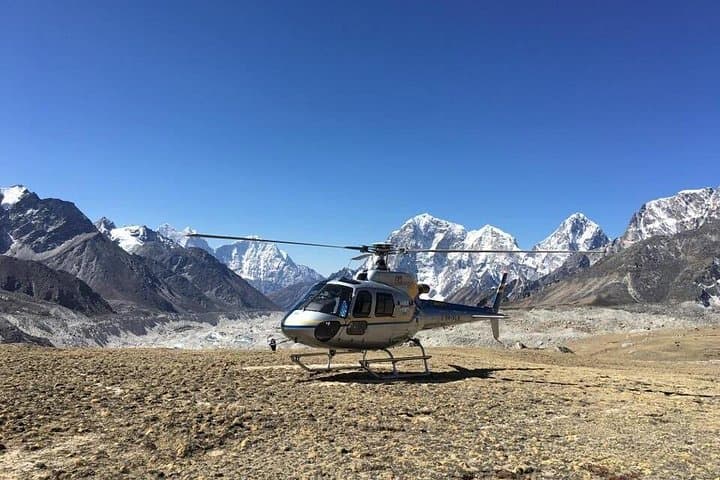 Everest Base Camp Landing by Helicopter at kalapathar View Point