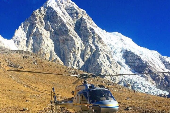 Everest Base Camp Helicopter Tour Stop at Hotel Everest View.