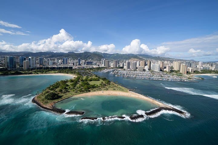60 Minutes Shared Helicopter Tour in Honolulu