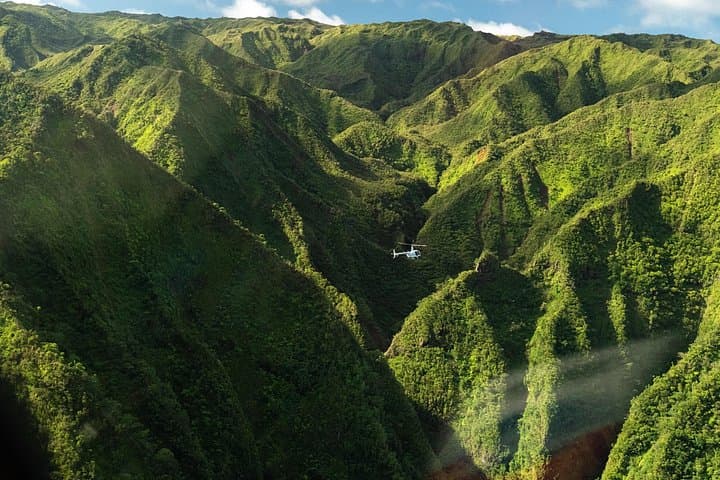 18 Minutes Shared Helicopter Tour in Honolulu