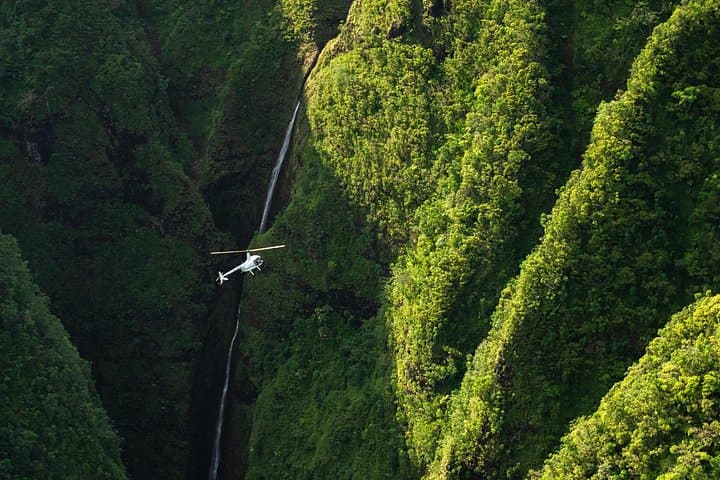 18 Minutes Shared Helicopter Tour in Honolulu