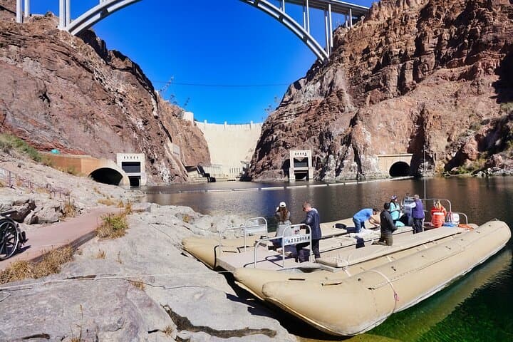 Grand Celebration Helicopter Tour with Black Canyon Rafting