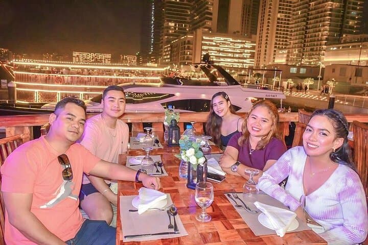 2 Hours Dhow Dinner Cruise with Helicopter Ride in Dubai