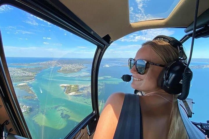 17 Minute Helicopter Ride in Dubai with optional Transfers