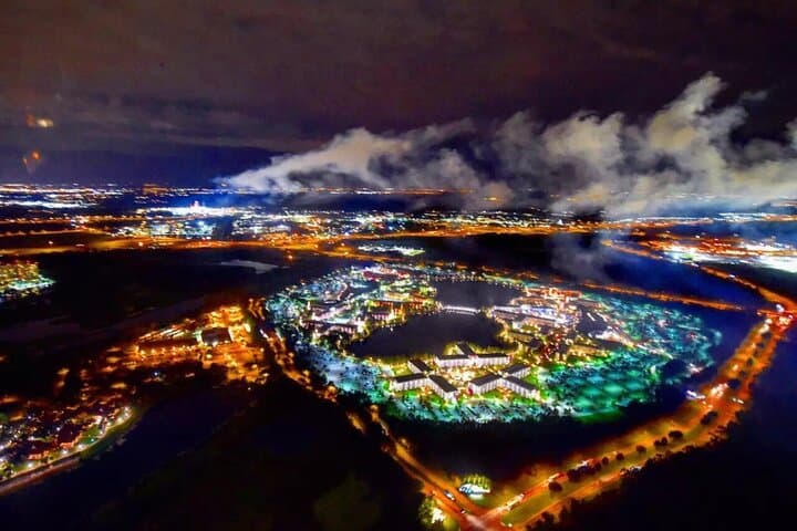 Private Helicopter 77 Miles Fireworks Tour over all Theme Parks