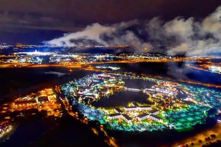 Private Helicopter 77 Miles Fireworks Tour over all Theme Parks