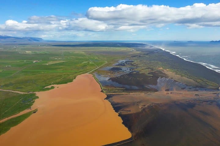 Wonders of the South Coast of Iceland from the air by Volcano Heli.