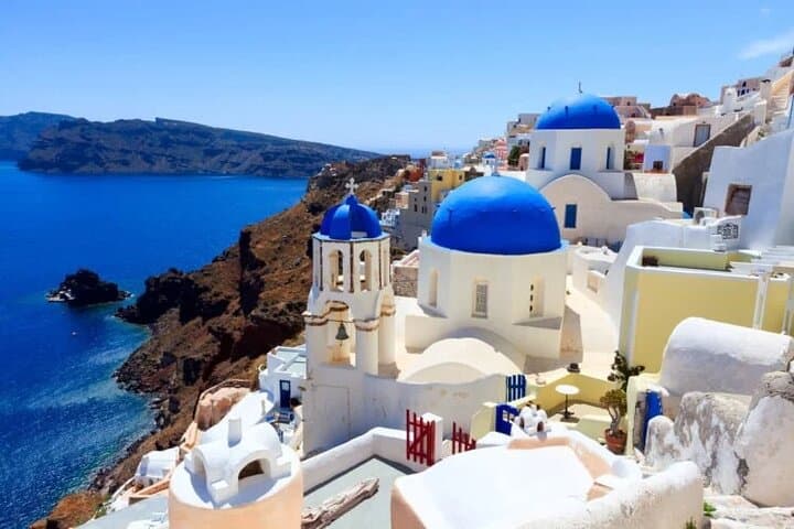 Exploring Oia