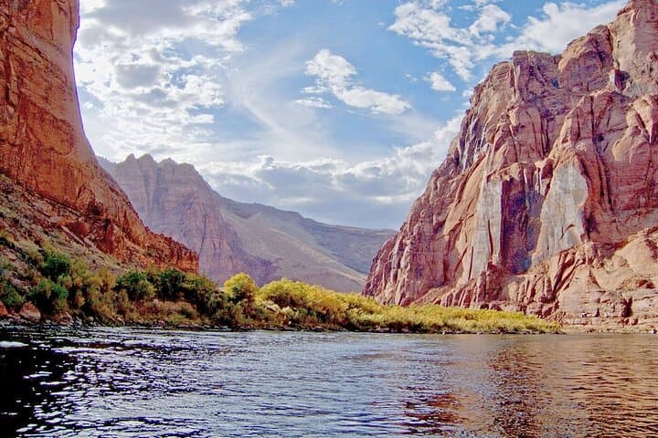 Grand Celebration Helicopter Tour with Black Canyon Rafting