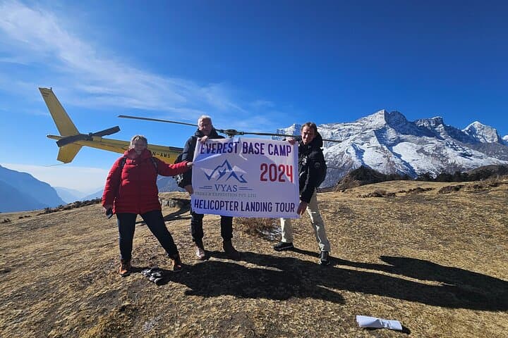 Helicopter landing at everest 2024 with vyas treks
