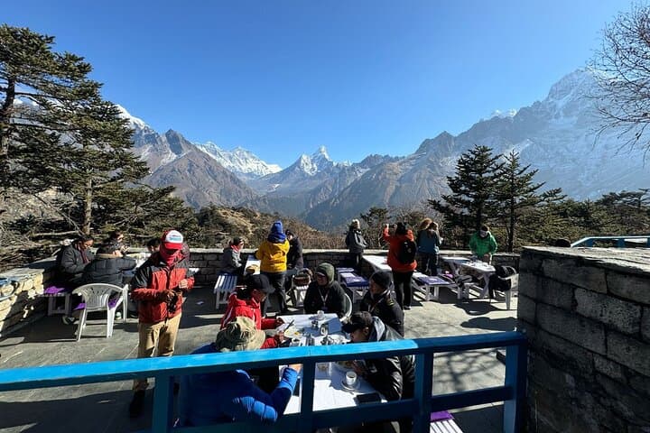Everest Base Camp Helicopter Tour Stop at Hotel Everest View.
