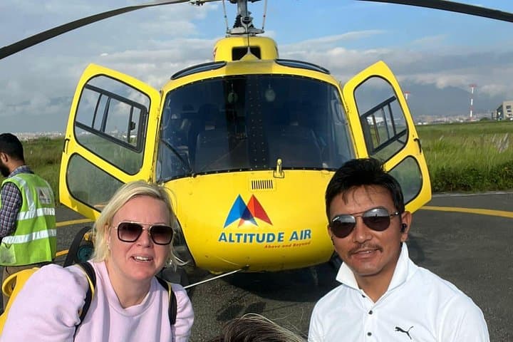 Everest Base Camp Landing by Helicopter at kalapathar View Point