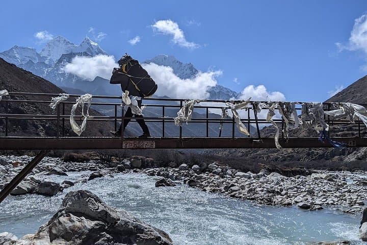 From Debuche to Dingboche