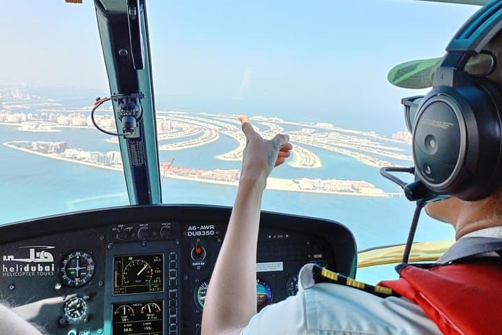 12 minute Helicopter Tour of Dubai with Private Two Way Transfer