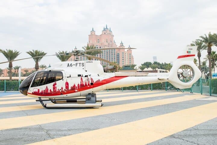 12-Minute Helicopter Tour & Desert Safari in Dubai combo