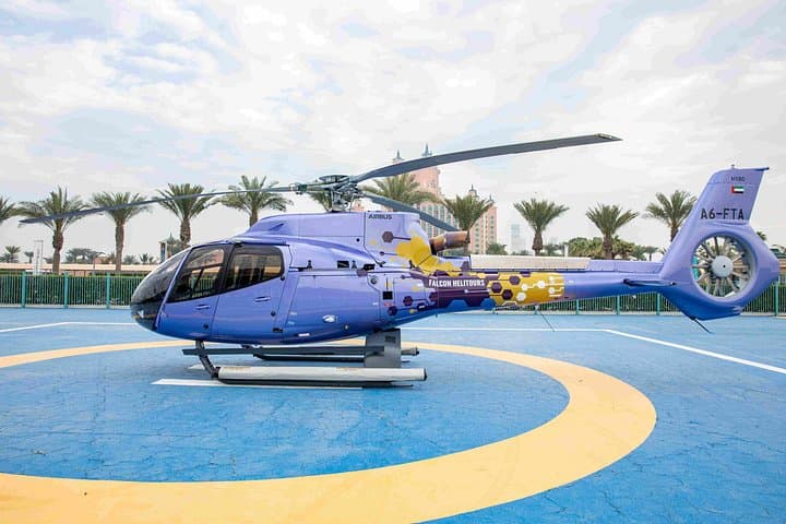 Dubai 12-Minute Helicopter Tour with Atlantis, The Palm Dinner