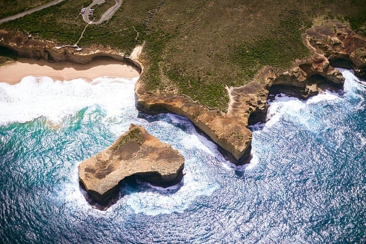 Private VIP Helicopter Ride from Melbourne to the 12 Apostles & Great Ocean Road