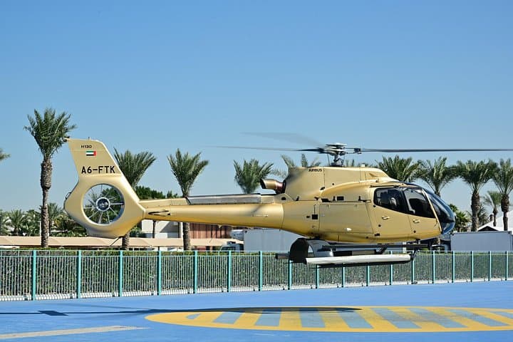 Exclusive 1 Hour Helicopter Flight Over Dubai up to 6 persons