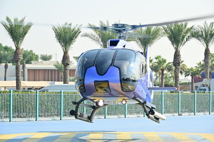 Exclusive 1 Hour Helicopter Flight Over Dubai up to 6 persons