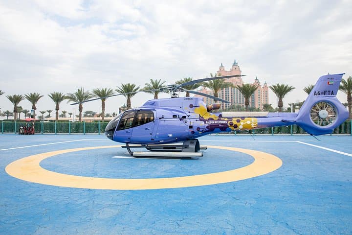 Exclusive 1 Hour Helicopter Flight Over Dubai up to 6 persons