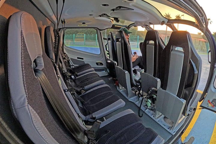 Exclusive 1 Hour Helicopter Flight Over Dubai up to 6 persons