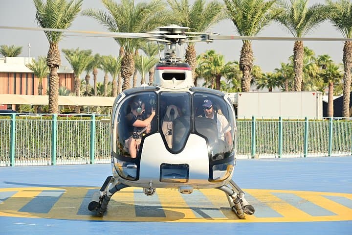 Exclusive 1 Hour Helicopter Flight Over Dubai up to 6 persons