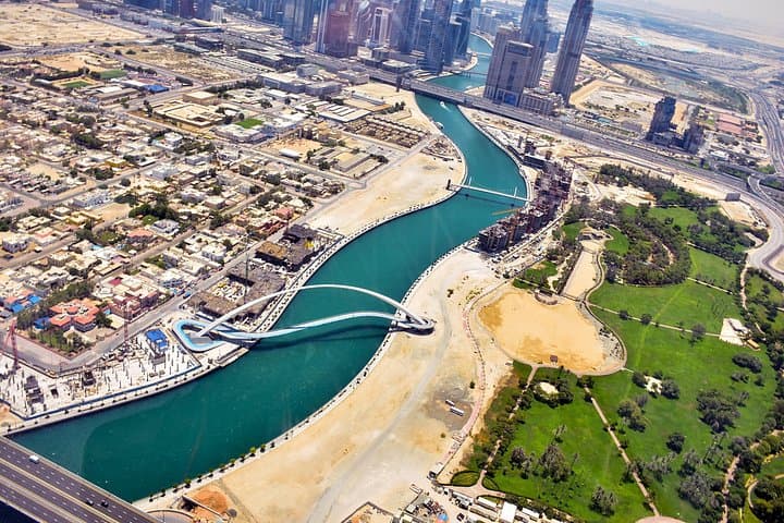 Exclusive 1 Hour Helicopter Flight Over Dubai up to 6 persons
