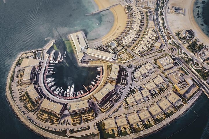 Exclusive 1 Hour Helicopter Flight Over Dubai up to 6 persons