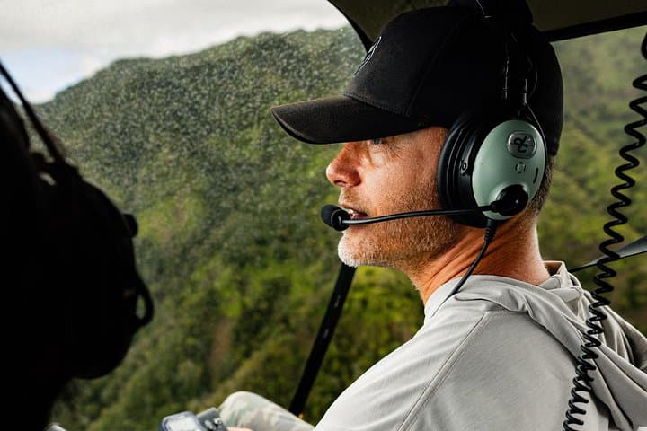 Local pilots, expert island guides
